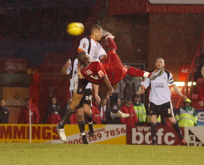 Framed Print : Leroy Lita in Action: A Standout Moment from Bristol City (04-05) Framed Print : Leroy Lita in Action: A Standout Moment from Bristol City (04-05)
