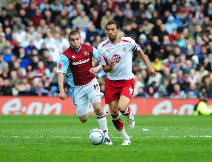 Framed Print : Liam Fontaine tussles with Martin Patterson