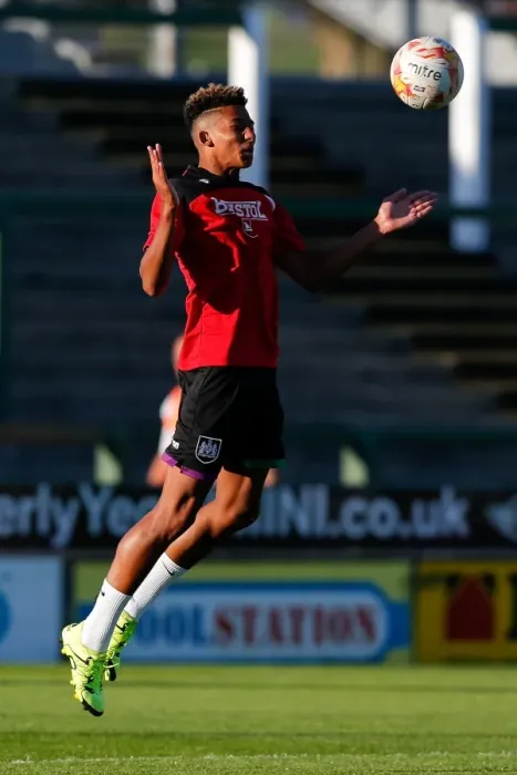 Framed Print : Lloyd Kelly in Action: Bristol City vs Yeovil Town, 2015