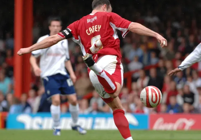 Framed Print : Louis Carey in Action for Bristol City Against Preston North End Framed Print : Louis Carey in Action for Bristol City Against Preston North End