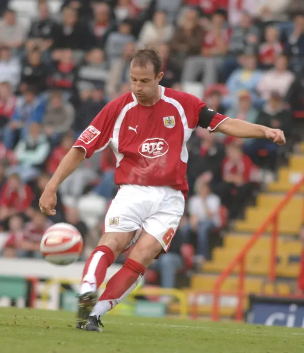 Framed Print : Louis Carey in Action for Bristol City Against Sheffield United Framed Print : Louis Carey in Action for Bristol City Against Sheffield United