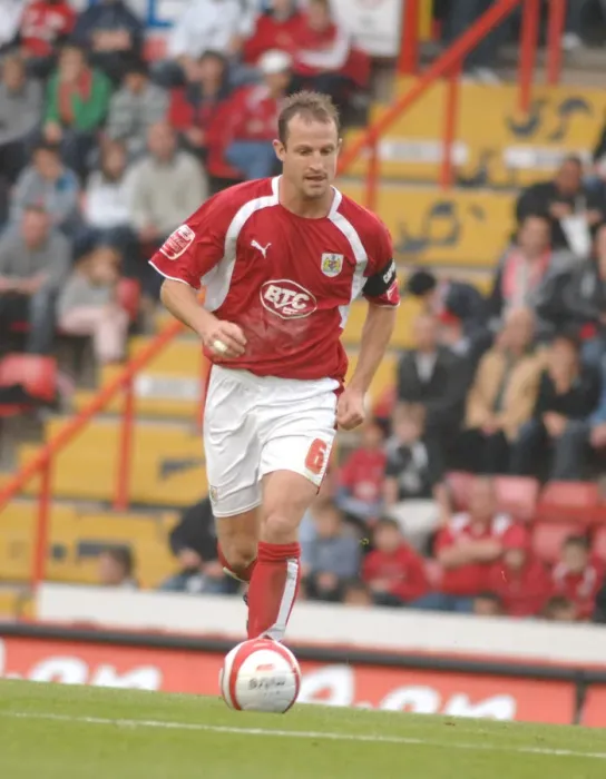 Framed Print : Louis Carey in Action: Bristol City vs Sheffield United Framed Print : Louis Carey in Action: Bristol City vs Sheffield United