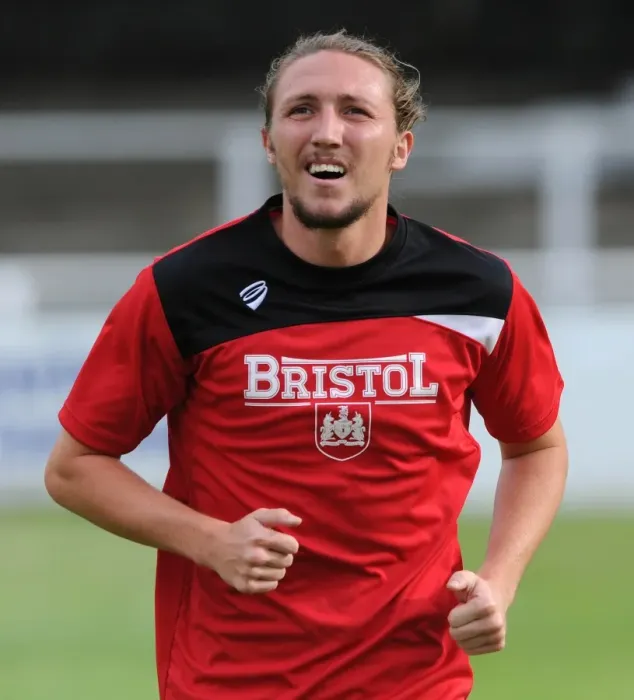 Framed Print : Luke Ayling of Bristol City in Action against Bath City at Twerton Park (2015) Framed Print : Luke Ayling of Bristol City in Action against Bath City at Twerton Park (2015)