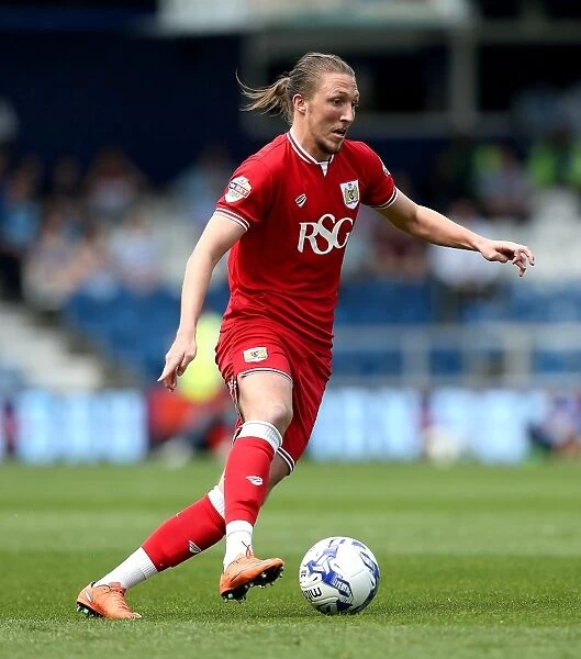 Luke Ayling of Bristol City in Action Against Queens Park Rangers, Sky Bet Championship (07.05.2016)
