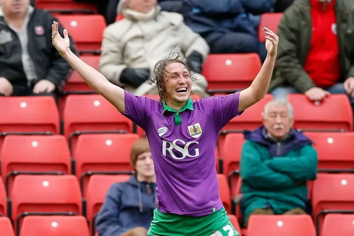 Framed Print : Luke Ayling Stuns Barnsley: Early Goal Gives Bristol City the Edge at Oakwell Stadium, 2014 Framed Print : Luke Ayling Stuns Barnsley: Early Goal Gives Bristol City the Edge at Oakwell Stadium, 2014