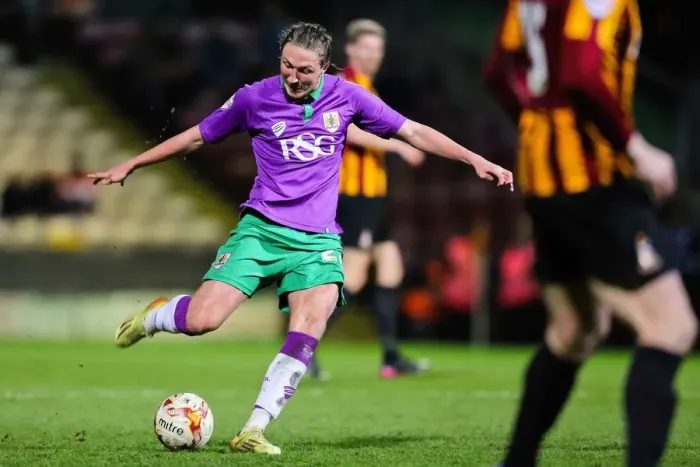 Framed Print : Luke Ayling's Third Goal: Bristol City Takes 3-0 Lead Over Bradford City (Sky Bet League One, Promotion)