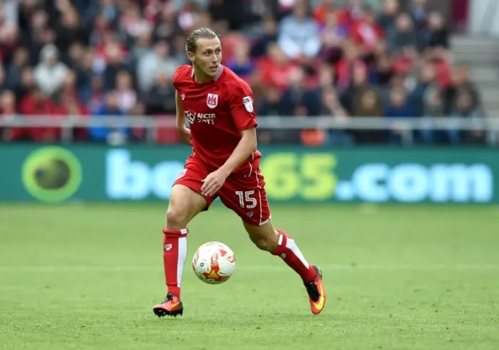 Framed Print : Luke Freeman in Action: Bristol City vs Newcastle United at Ashton Gate, 2016