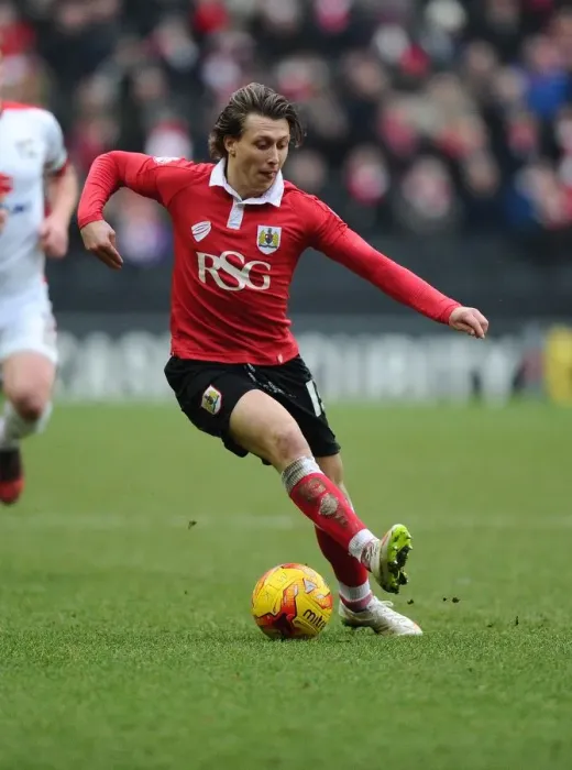 Framed Print : Luke Freeman in Action: Milton Keynes Derby, MK Dons vs. Bristol City (2015)