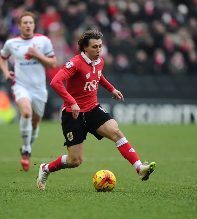 Framed Print : Luke Freeman in Action: MK Dons vs. Bristol City, Sky Bet League One, 2015 Framed Print : Luke Freeman in Action: MK Dons vs. Bristol City, Sky Bet League One, 2015