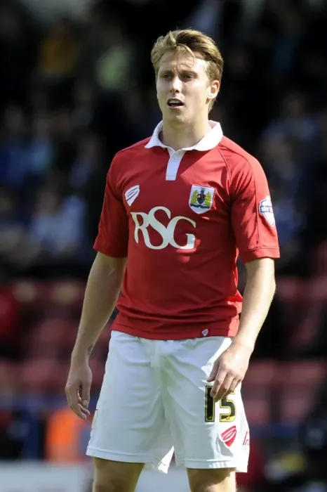 Framed Print : Luke Freeman in Action: Rochdale vs. Bristol City, Sky Bet League One, 2014 Framed Print : Luke Freeman in Action: Rochdale vs. Bristol City, Sky Bet League One, 2014