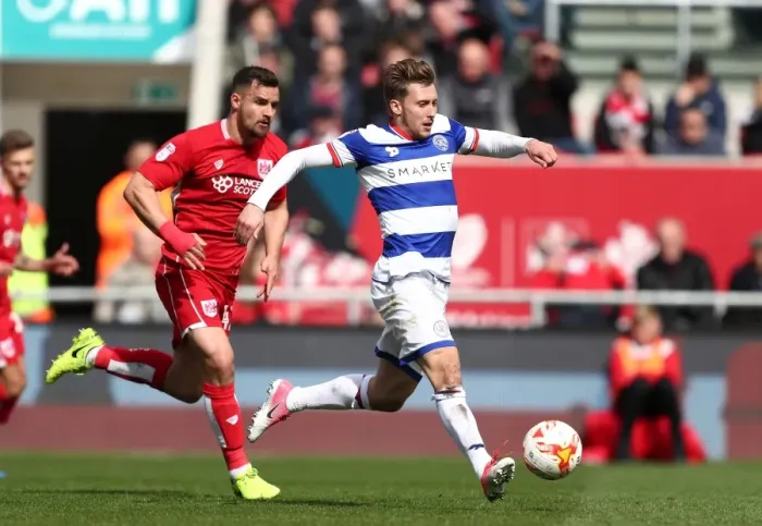 Framed Print : Luke Freeman Breaks Free: Bristol City vs. Queens Park Rangers, 14 / 04 / 2017 Framed Print : Luke Freeman Breaks Free: Bristol City vs. Queens Park Rangers, 14 / 04 / 2017