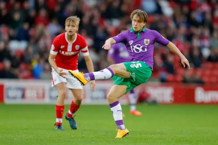 Framed Print : Luke Freeman's Shot at Oakwell: Barnsley vs. Bristol City, 25 / 10 / 2014