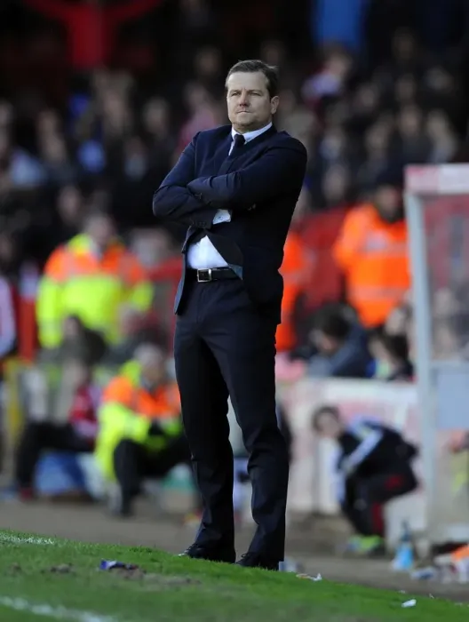 Framed Print : Mark Cooper Leads Swindon Town at Ashton Gate Against Bristol City (Sky Bet League One, 15 / 03 / 2014) Framed Print : Mark Cooper Leads Swindon Town at Ashton Gate Against Bristol City (Sky Bet League One, 15 / 03 / 2014)