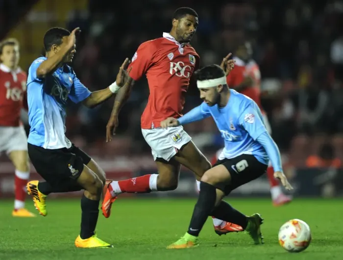 Framed Print : Mark Little in Action: Bristol City vs Bradford City, October 2014 Framed Print : Mark Little in Action: Bristol City vs Bradford City, October 2014
