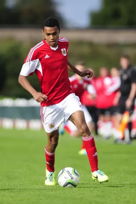 Framed Print : Marley Bishop in Action: Bristol City U18s vs Sheffield United Framed Print : Marley Bishop in Action: Bristol City U18s vs Sheffield United