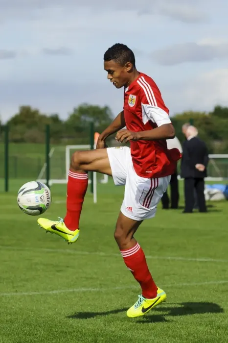 Framed Print : Marley Bishop in Action: U18 Football Clash between Bristol City and Brighton & Hove Albion