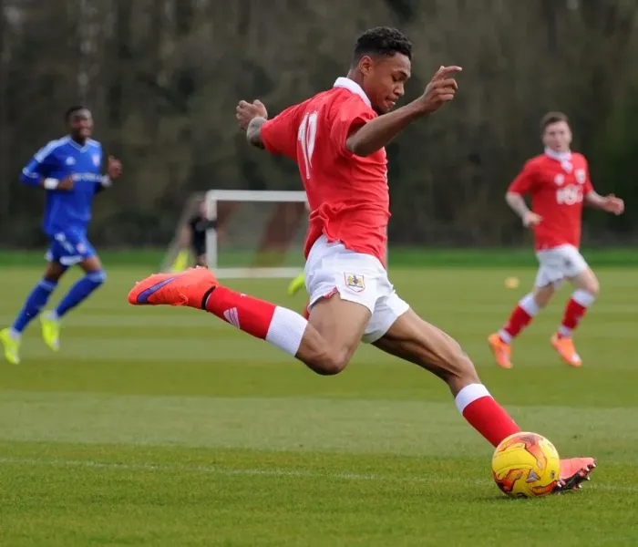 Framed Print : Marley Bishop on the Attack: Bristol City vs Ipswich Town U21s, 10 / 11 / 2014 Framed Print : Marley Bishop on the Attack: Bristol City vs Ipswich Town U21s, 10 / 11 / 2014