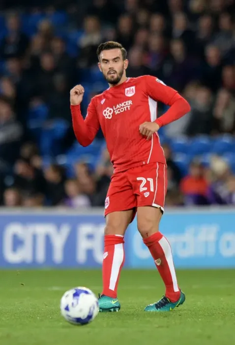 Framed Print : Marlon Pack in Action for Bristol City Against Cardiff City, Sky Bet Championship (October 14, 2016)