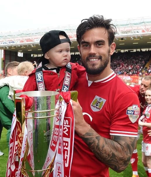 Marlon Pack in Action: Bristol City vs. Walsall, Sky Bet League One, May 2015