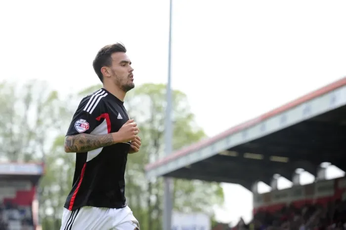 Framed Print : Marlon Pack in Action: Bristol City vs. Stevenage, Sky Bet League One, 2014