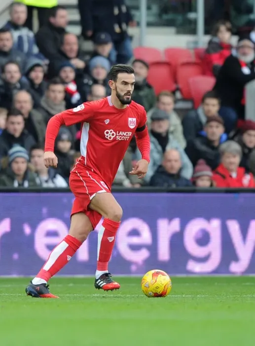 Framed Print : Marlon Pack in Action: Bristol City vs Ipswich Town, Sky Bet Championship, Ashton Gate