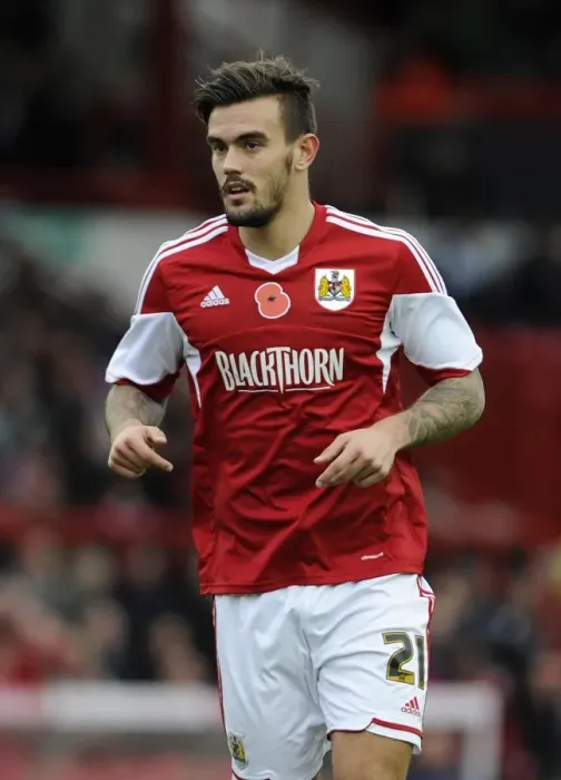 Framed Print : Marlon Pack in Action: FA Cup First Round - Bristol City vs Dagenham and Redbridge Framed Print : Marlon Pack in Action: FA Cup First Round - Bristol City vs Dagenham and Redbridge
