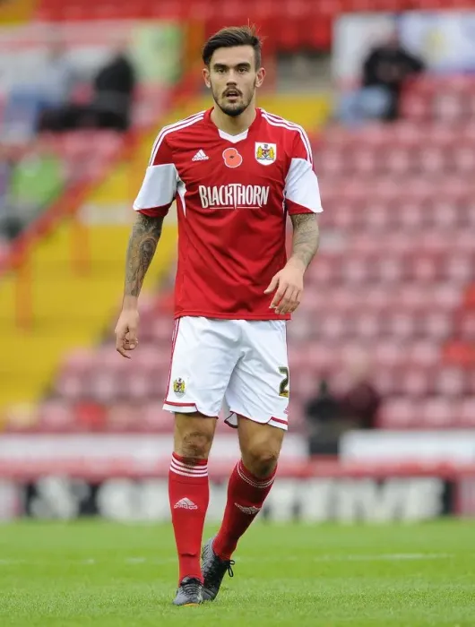 Framed Print : Marlon Pack in Action: FA Cup First Round - Bristol City vs Dagenham and Redbridge Framed Print : Marlon Pack in Action: FA Cup First Round - Bristol City vs Dagenham and Redbridge