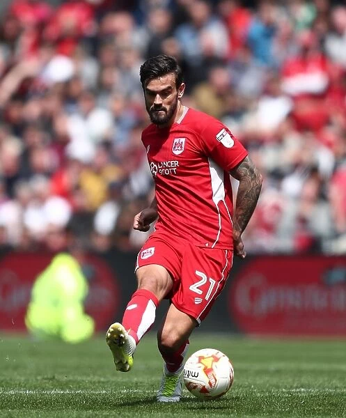 Marlon Pack of Bristol City in Action Against Birmingham City, Sky Bet Championship, May 2017
