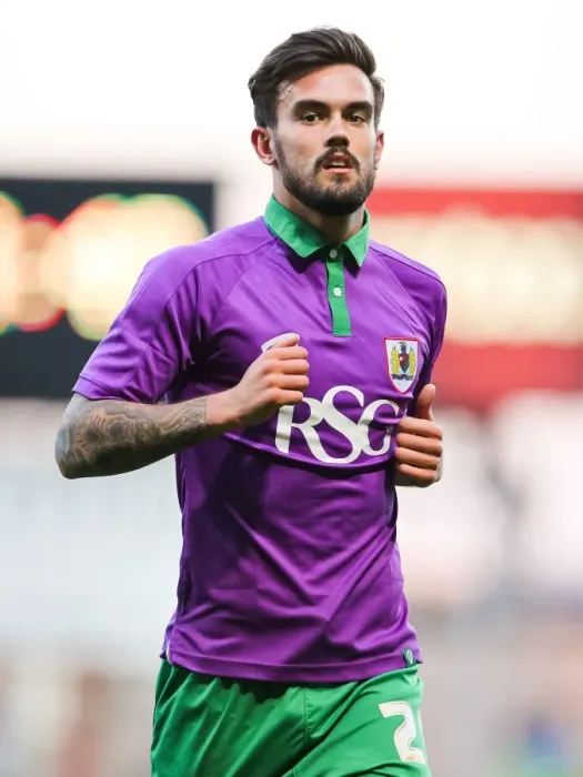 Framed Print : Marlon Pack of Bristol City in Action against Bradford City, April 14, 2015 (Promotion Battle)