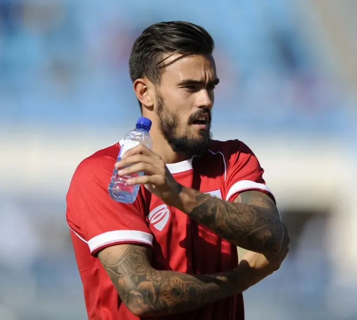 Framed Print : Marlon Pack of Bristol City Faces Off Against Extension Gunners in 2014 Framed Print : Marlon Pack of Bristol City Faces Off Against Extension Gunners in 2014