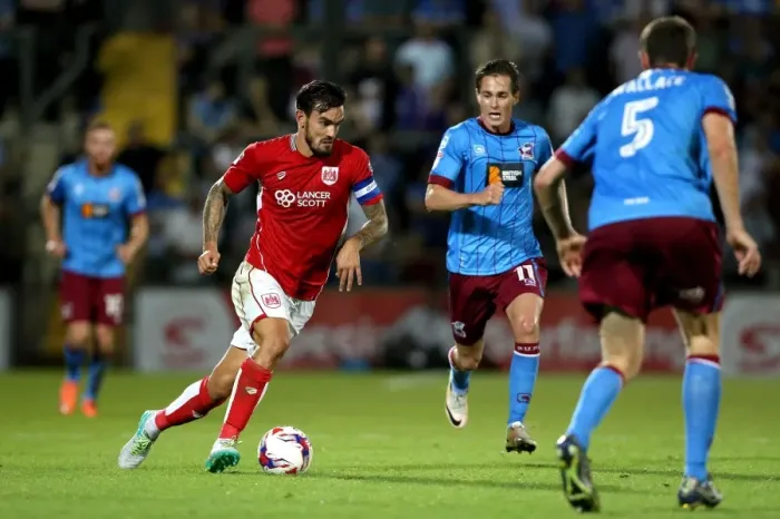Framed Print : Marlon Pack Charges Forward: Scunthorpe United vs. Bristol City, EFL Cup 2016 Framed Print : Marlon Pack Charges Forward: Scunthorpe United vs. Bristol City, EFL Cup 2016