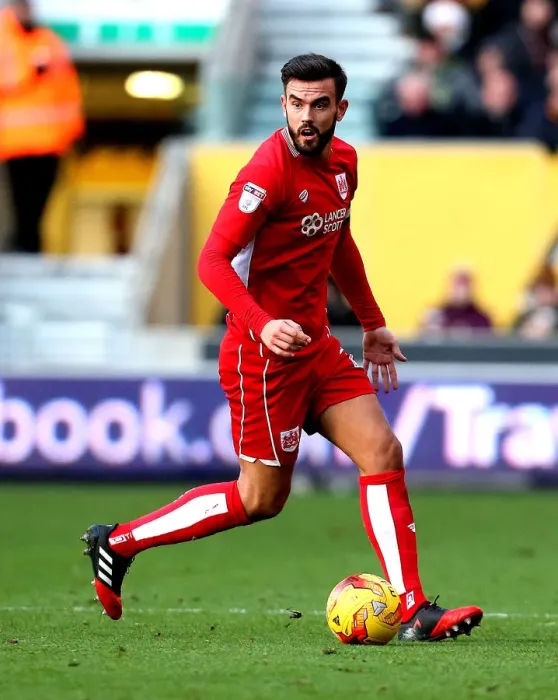 Framed Print : Marlon Pack Charges Forward: Wolverhampton Wanderers vs. Bristol City, Sky Bet Championship (December 2016)