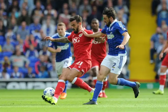 Framed Print : Marlon Pack in Control: Ipswich Town vs. Bristol City Championship Clash, September 2015