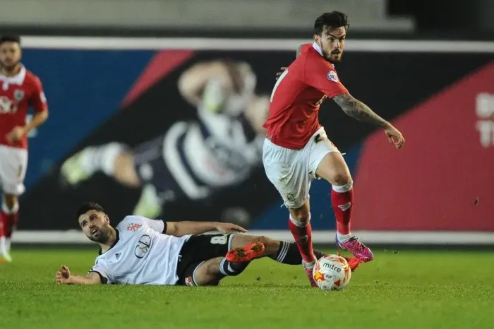 Framed Print : Marlon Pack Escapes Yaser Kasim's Grasp: Intense Moment from Bristol City vs Swindon Town, Sky Bet League One, 2015