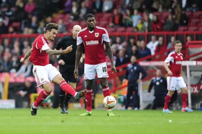 Framed Print : Marlon Pack Goes for Glory: Bristol City vs Colchester United, 2013