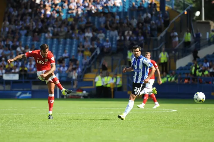 Framed Print : Marlon Pack Goes for Glory: Sheffield Wednesday vs. Bristol City Championship Clash, 2015