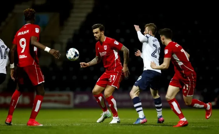 Framed Print : Marlon Pack vs Tom Barkhuizen Clash: Preston North End vs Bristol City, Sky Bet Championship, 2017