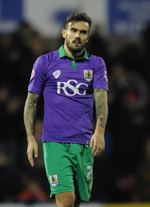 Framed Print : Marlon Pack's Disappointment: Bristol City's First League Defeat at Swindon Town Framed Print : Marlon Pack's Disappointment: Bristol City's First League Defeat at Swindon Town