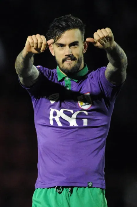 Framed Print : Marlon Pack's Euphoric Moment: Bristol City Secures Victory Over Leyton Orient (Sky Bet League One)