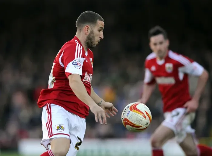 Framed Print : Martin Paterson in Action: Bristol City vs. Swindon Town, Sky Bet League One, 2014 Framed Print : Martin Paterson in Action: Bristol City vs. Swindon Town, Sky Bet League One, 2014