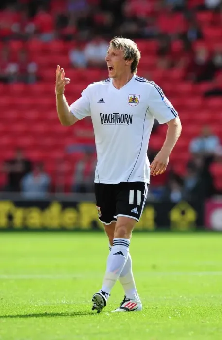 Framed Print : Martyn Woolford of Bristol City in Action against Barnsley at Oakwell Stadium, Championship Match, September 1, 2012 Framed Print : Martyn Woolford of Bristol City in Action against Barnsley at Oakwell Stadium, Championship Match, September 1, 2012