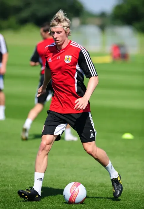Framed Print : Martyn Woolford of Bristol City: Intense Focus during Pre-season Training