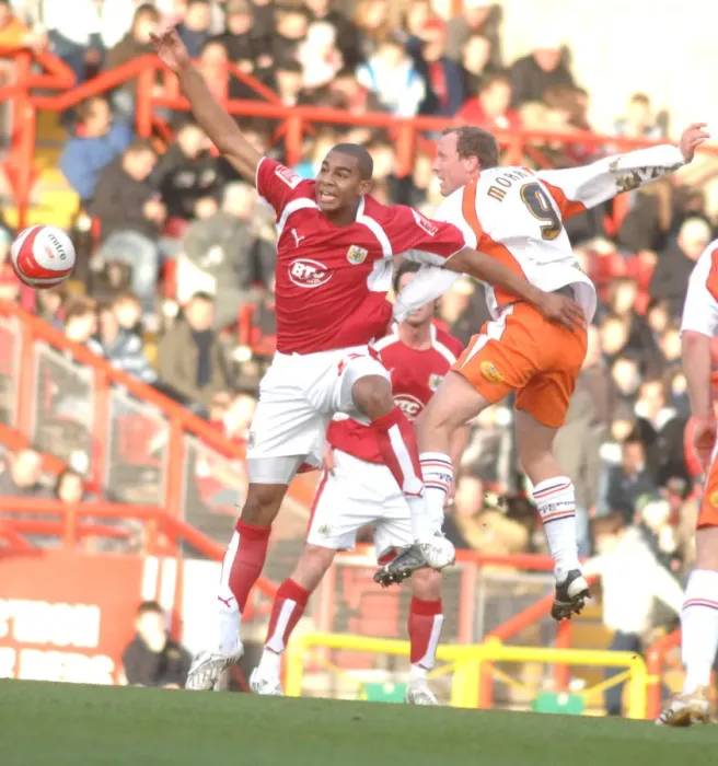 Framed Print : Marvin Elliott: In Action Against Blackpool (Bristol City vs. Blackpool) Framed Print : Marvin Elliott: In Action Against Blackpool (Bristol City vs. Blackpool)