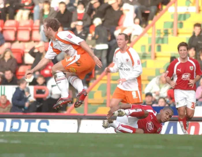 Framed Print : Marvin Elliott: In Action Against Blackpool (Bristol City vs Blackpool)