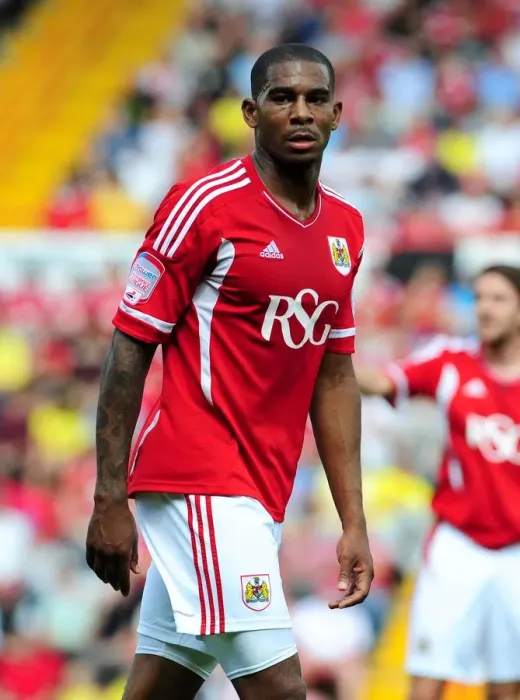 Framed Print : Marvin Elliott in Action: Bristol City vs. Ipswich Town, Championship 2011 Framed Print : Marvin Elliott in Action: Bristol City vs. Ipswich Town, Championship 2011
