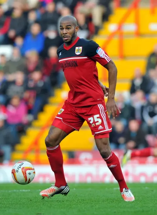 Framed Print : Marvin Elliott in Action: Bristol City vs Blackpool Championship Clash, 17th November 2012 Framed Print : Marvin Elliott in Action: Bristol City vs Blackpool Championship Clash, 17th November 2012