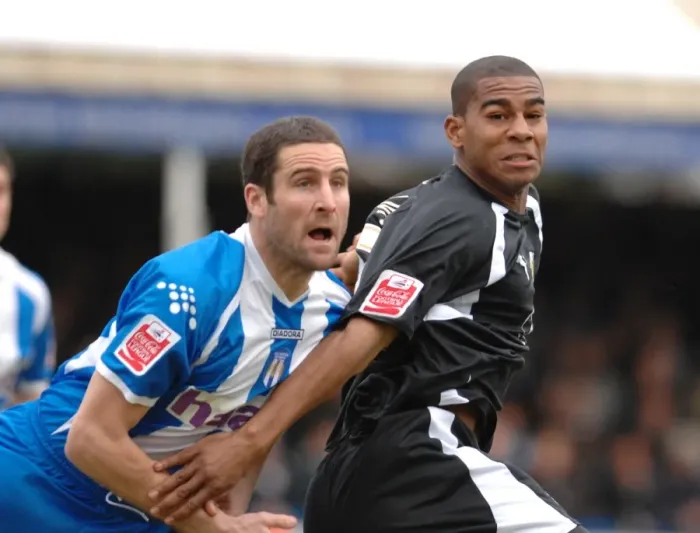 Framed Print : Marvin Elliott in Action: Bristol City vs Colchester United Framed Print : Marvin Elliott in Action: Bristol City vs Colchester United