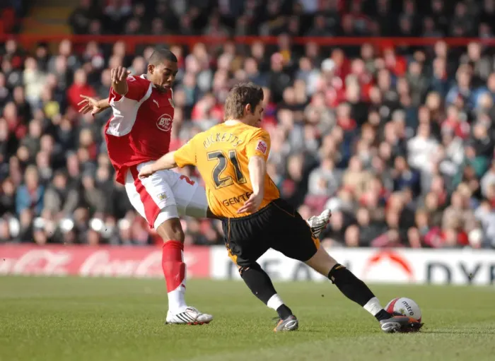 Framed Print : Marvin Elliott in Action: Bristol City vs Hull City Framed Print : Marvin Elliott in Action: Bristol City vs Hull City
