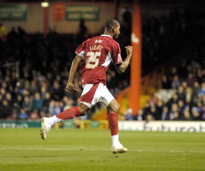 Framed Print : Marvin Elliott in Action: Bristol City vs Ipswich Town Framed Print : Marvin Elliott in Action: Bristol City vs Ipswich Town