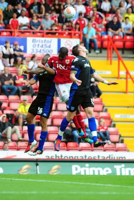 Framed Print : Marvin Elliott in Action: Bristol City vs Portsmouth, Championship Match at Ashton Gate Stadium (2008-2011)